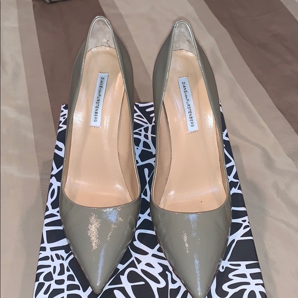 Diane von Furstenberg Bethany Size 9 - Picture 2 of 6